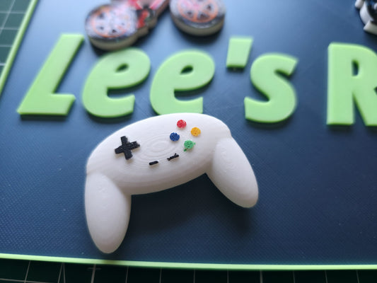 3D printed personalized bedroom door sign with custom name in modern lettering style