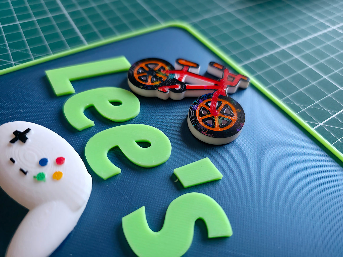 3D printed personalized bedroom door sign with custom name in modern lettering style