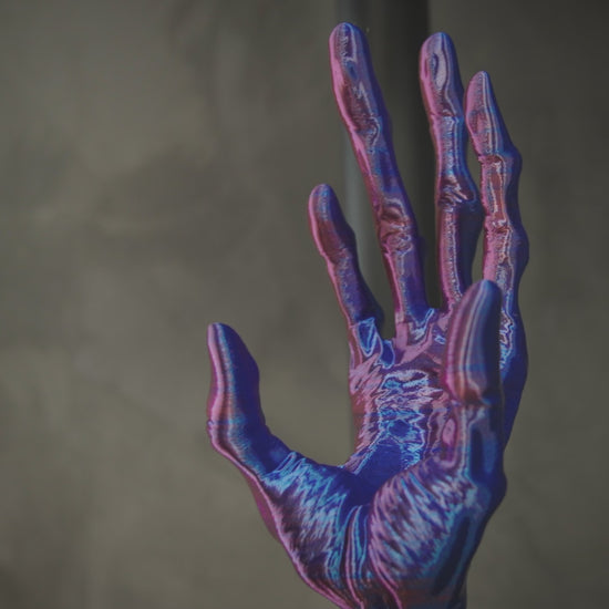control holder, alien, iridescent blue/black/purple